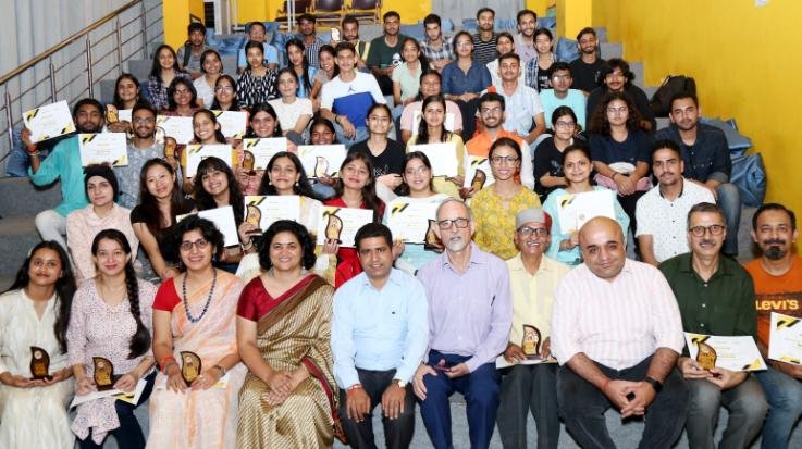 Solan: A gathering of poets organized in Shoolini University.