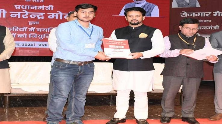 China's action of not giving visa to three players is not acceptable: Anurag