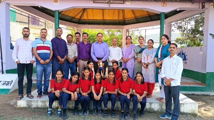 Kunihar: Girls of Bavasi School topped the district in one-act competition.