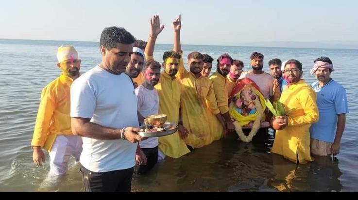 Ganpati immersion done with pomp in Dada Siba
