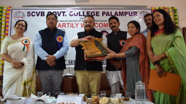  Palampur: Education Minister gave gifts worth crores to Palampur