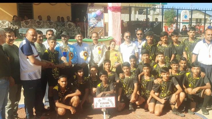 Deputy Director of Education awarded the winners and runners-up of the Under-19 sports competition