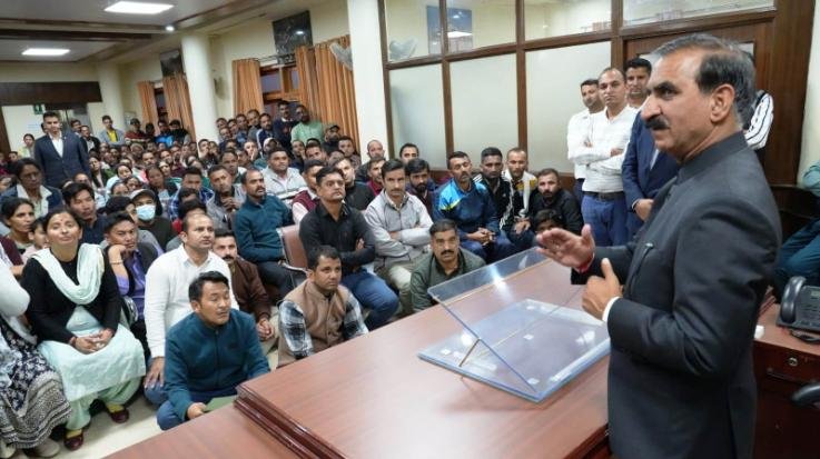 Cabinet sub-committee formed to resolve demands of SMC teachers: Chief Minister