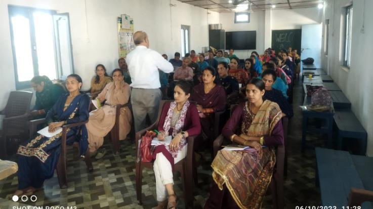 Kunihar: Community training workshop organized in Kunihar for better education of children.