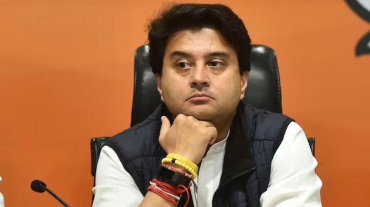 क्या सत्ता बचाने में बीजेपी की ताकत सिद्ध होंगे सिंधिया ?