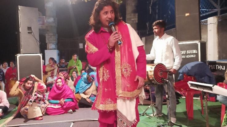 भजन गायक अभिषेक सोनी ने बांधा समां