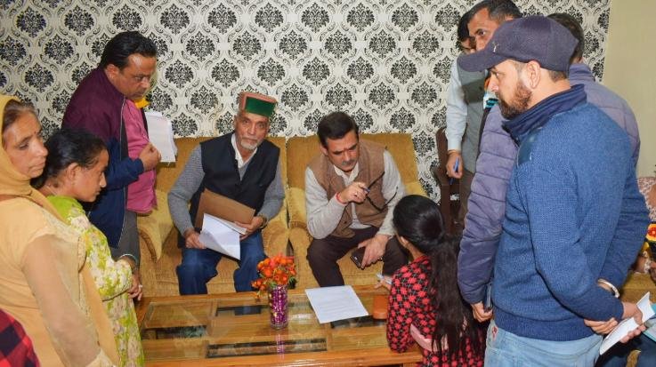 Awasthi said in the Youth Parliament Competition - Youth should not be afraid of struggle in life.