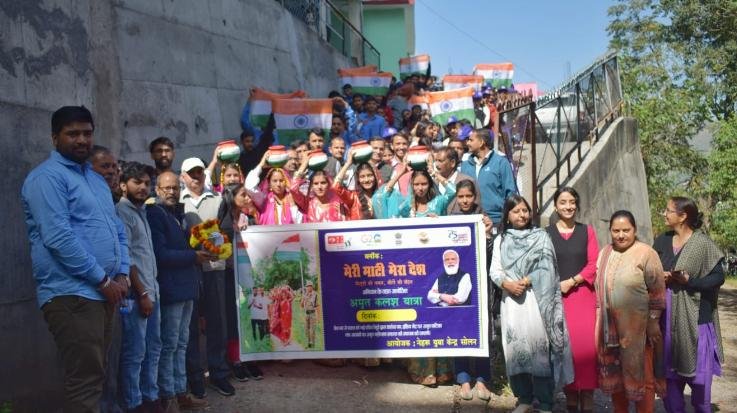 Nehru Yuva Kendra Solan took out Kalash Yatras under the program 'Meri Mati Mera Desh'