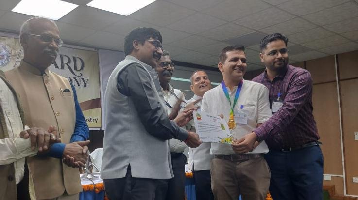 Solan: Scientists of Nauni University won ISAF fellowship and best paper award.