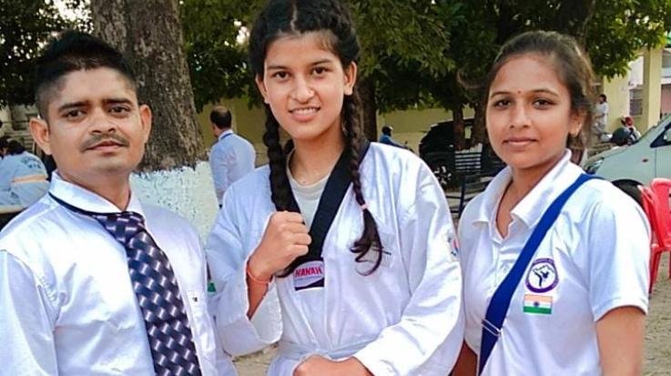 Jwalamukhi: Khundia's Priyanka will now show her strength in the state level Taekwondo competition.