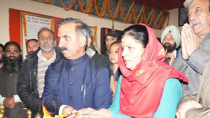 Shimla: CM Sukhu offered prayers in Hanuman temple of Jakhu, Ravana was burnt.