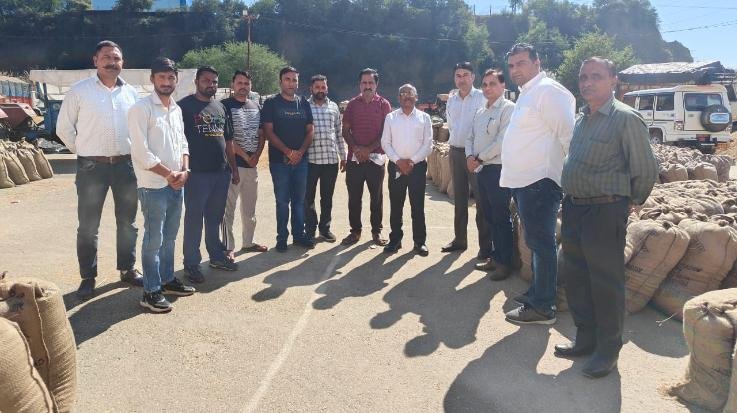 So far, 2820 metric tons of paddy has been purchased in the paddy procurement centers of Solan: Goyal.