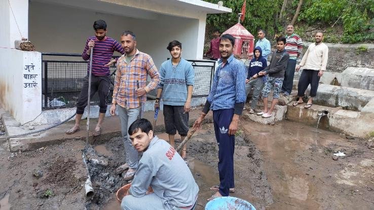 नवगांव में चलाया स्वच्छता अभियान 