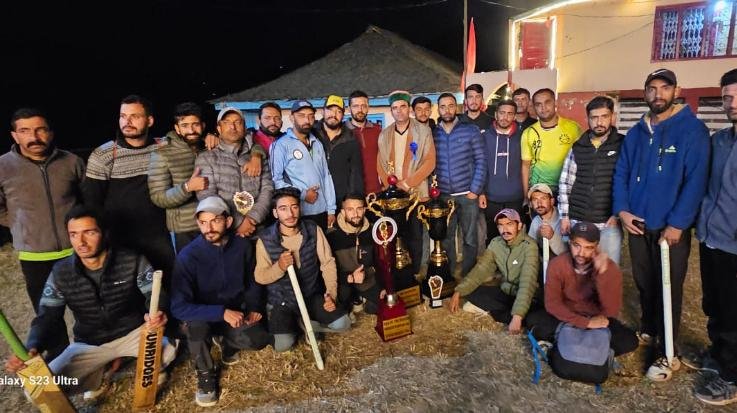 Theog: Black Boys Rahighat won the cricket competition