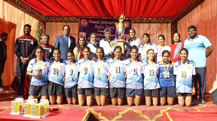  Kasauli: Millennium National School Pune won the volleyball trophy