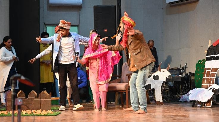 Solan: Students enthralled the audience with their captivating presentations.