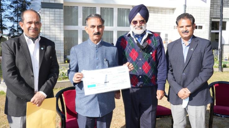 Solan: Pinegrove School contributed Rs 11 lakh to the Chief Minister's Disaster Relief Fund.