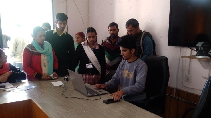  Kunihar: One day camp organized for making Ayushman card