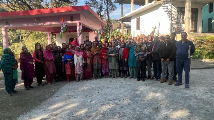 Jaisinghpur: Celebration in Lambagaon on Yadvinder Goma becoming minister.