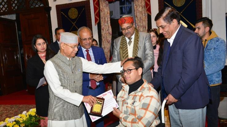 Shimla: Governor honored the talent of disabled youth 123