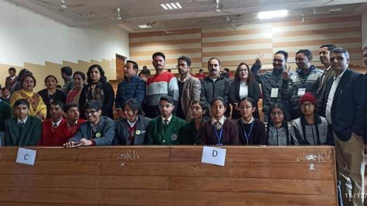 Sangrah: Divya and Yashasvi of BVN School stood fourth in the state in the state level children's science competition.