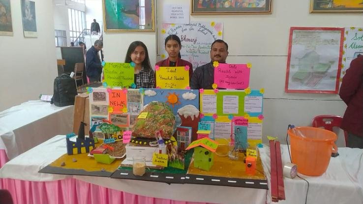 Hamirpur: Gauri's model of Bhoranj school is the best in the state level children's conference.