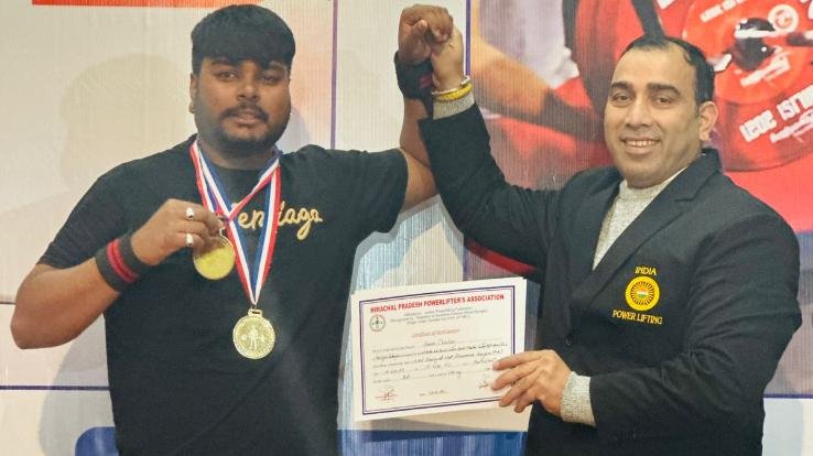  Jaisinghpur: Aman of Lambagaon won two gold medals in weightlifting.123