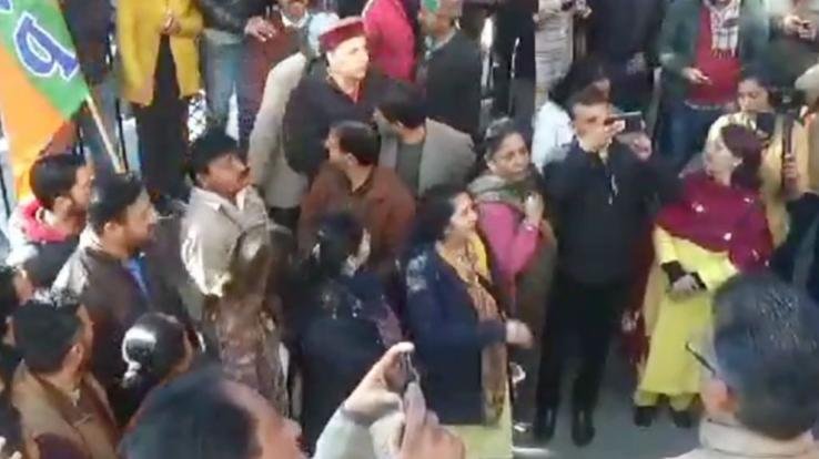 BJP demonstrated in Shimla: Said, will not tolerate the insult of Vice President