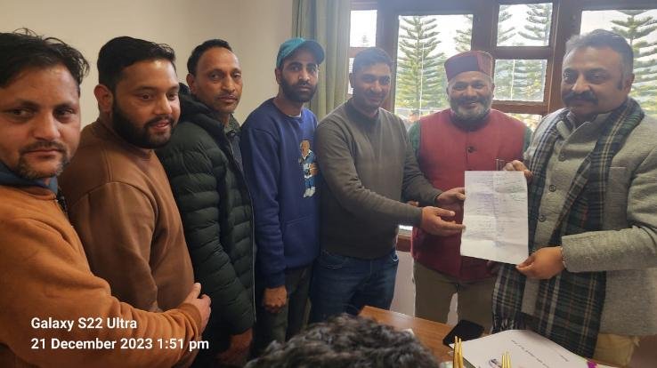 Indora/Bharmaur: Government should soon fill the vacant posts of teachers in Sunara School.