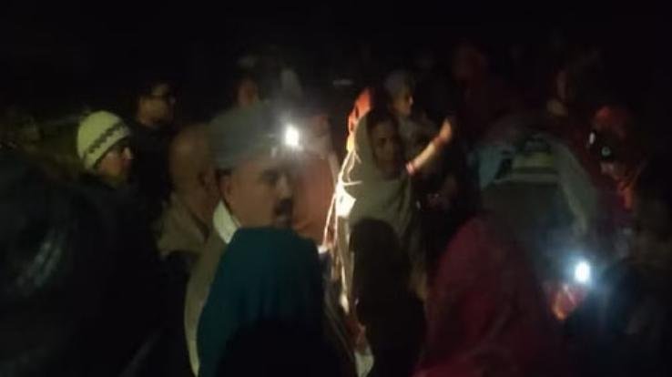 Hamirpur: Fierce fire in Chakmoh of Badsar, three houses burnt to ashes