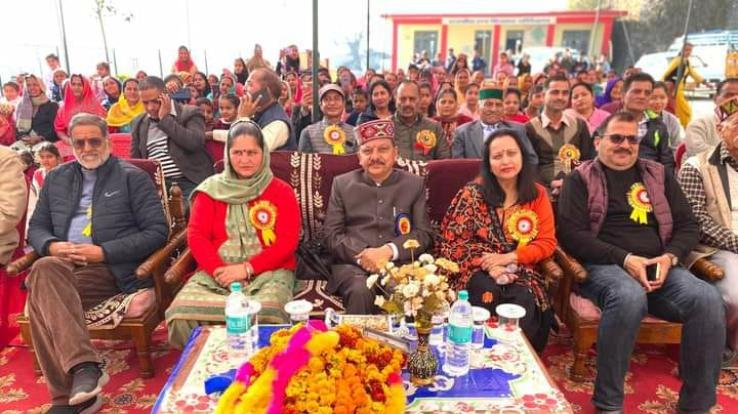 Hamirpur: Annual prize distribution ceremony celebrated with pomp in Chamiyana School.