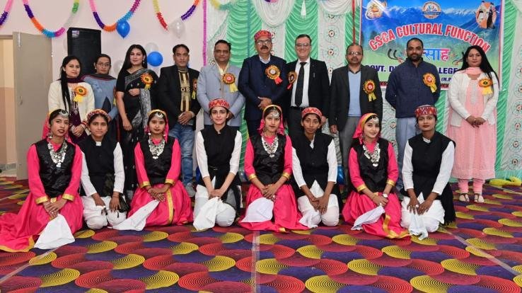  Dehra: Central Student Council organized cultural program 'Utsah' in Rakkar College.