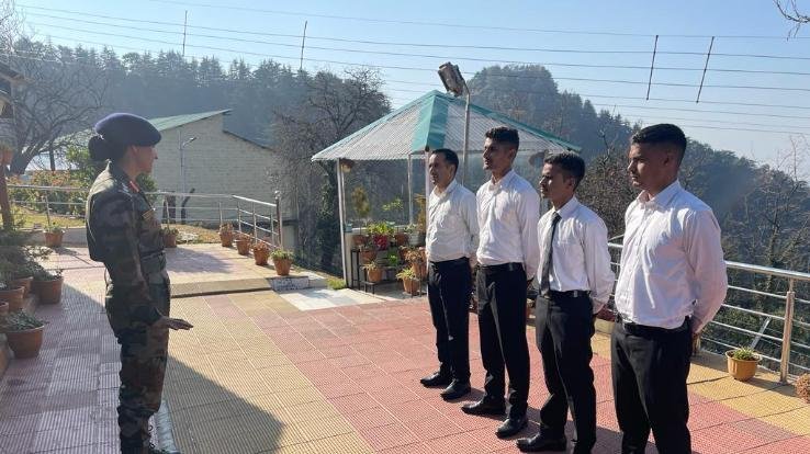 Four youth from Himachal Pradesh joined the Indian Army and left for training.