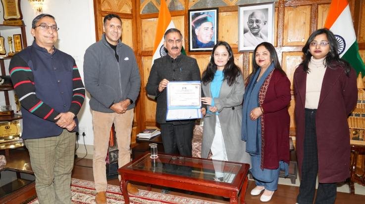 Shimla: Chief Minister handed over land documents to destitute Nakshatra for construction of building.