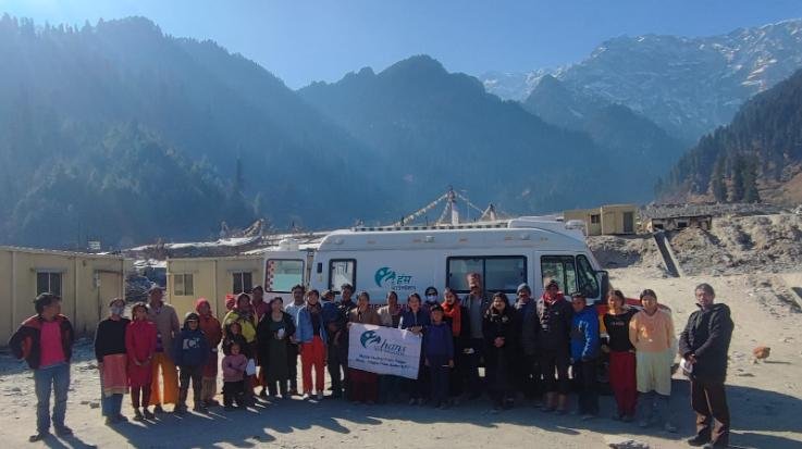  Hans Foundation's mobile medical team checked the health of people in Solang