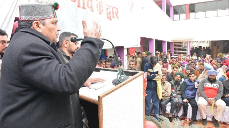 Solan: Dr. Shandil disposed of 36 complaints in Panjahira