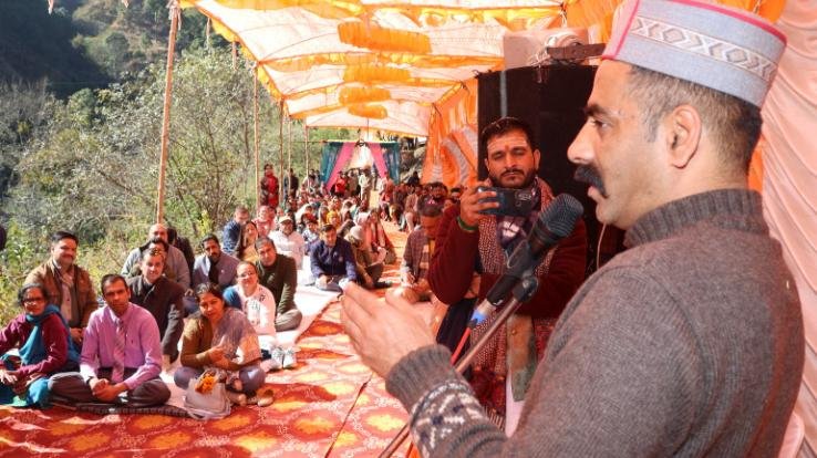  Solan: Yoga is necessary for stress relief and better health: Anirudh Singh.