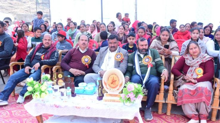 Kunihar: Annual prize distribution ceremony celebrated in Badhalag School.