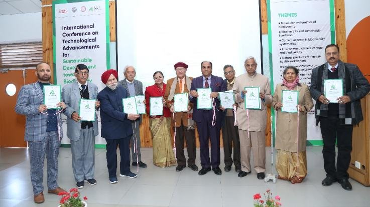  Solan: International conference on biodiversity conservation and sustainable development organized in Shoolini University.