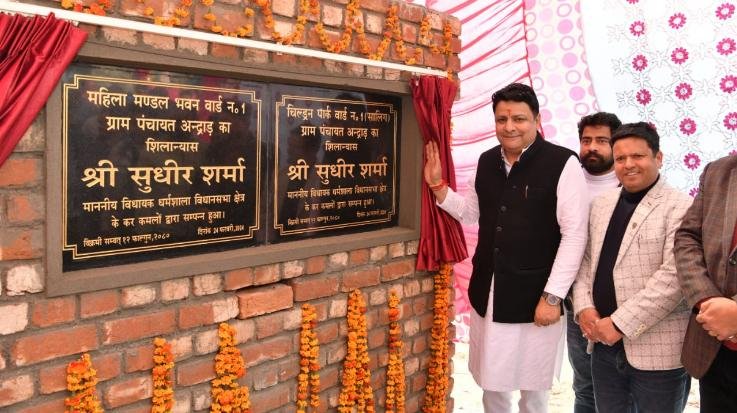  Sudhir Sharma dedicated real time water monitoring system to the people of Dadi.