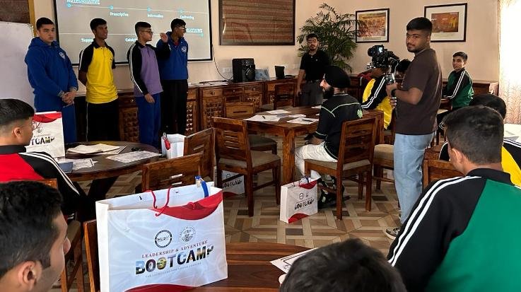 Solan: 18 students of Pinegrove School Dharampur and Subathu participated in the bootcamp program.