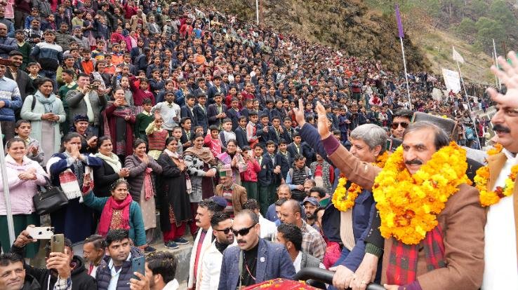 Chief Minister inaugurated and laid the foundation stone of development projects worth Rs 73.43 crore in Nerwa.