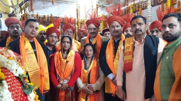 Indora: District level Mahashivratri festival concluded with a grand procession in Kathgarh.