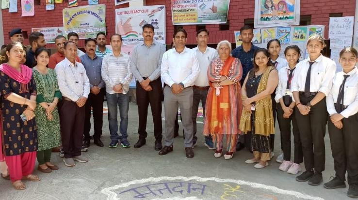 Deputy Commissioner Hem Raj Bairwa took stock of election preparations in Indora.