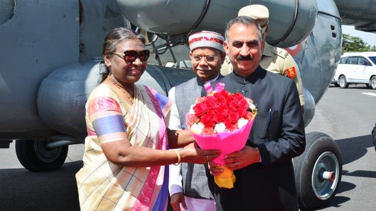 Warm welcome to President Draupadi Murmu on his arrival in Shimla