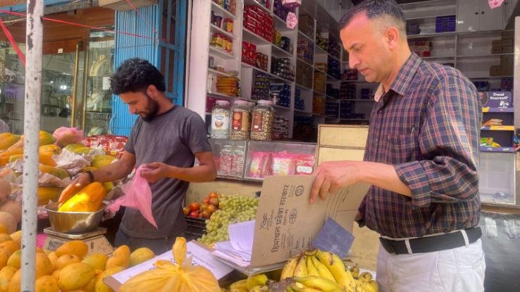 The team of Food and Supply Department of Solan raided the main markets of the city.