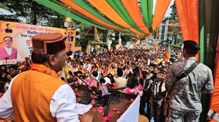 Congress is again taking the country to the brink of division by creating color discrimination, caste discrimination and religion discrimination: Bindal.