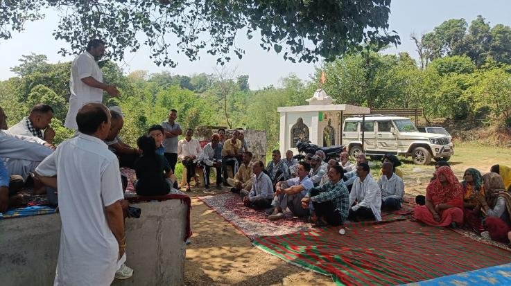 Bhavani Singh Pathania campaigned in favor of Kangra-Chamba Congress candidate Anand Sharma.
