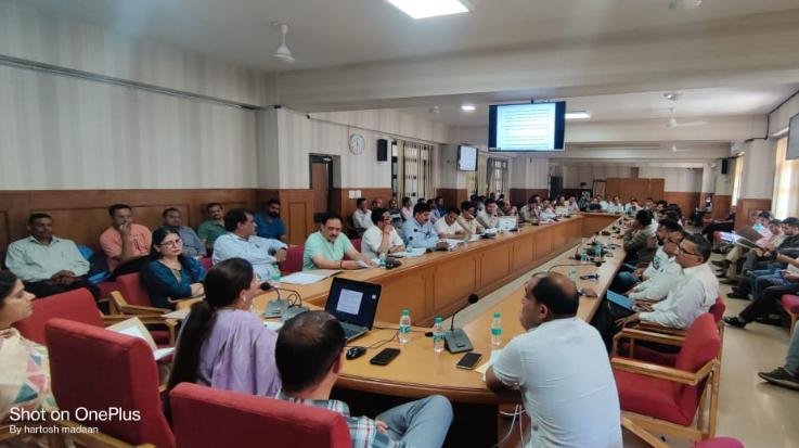 Solan: Training program organized on how to vote through postal ballot at home