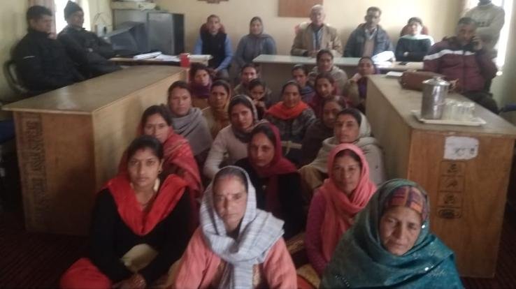 घणागुघाट महिला मंडल प्रधान ने की ग्राम सभा की अध्यक्षता